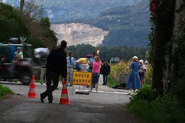 Photo volée du tournage du film sur Lance Armstrong. En jaune au centre, Ben Foster, acteur principal, avec le maillot jaune.