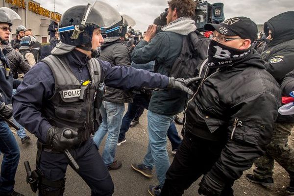 Une vingtaine de militants Pediga ont été interpellés par la police.