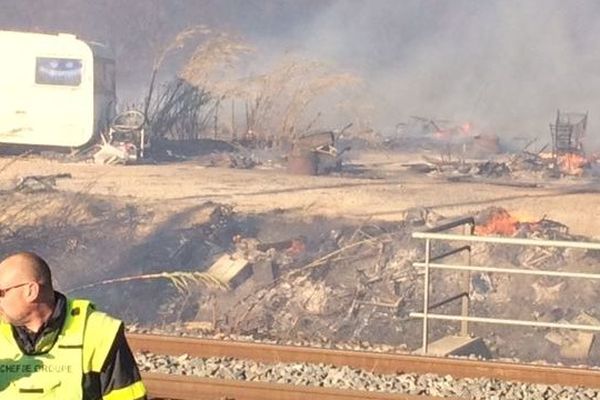 Un camp de Roms a été totalement détruit dans un incendie à Perpignan - 3 décembre 2017