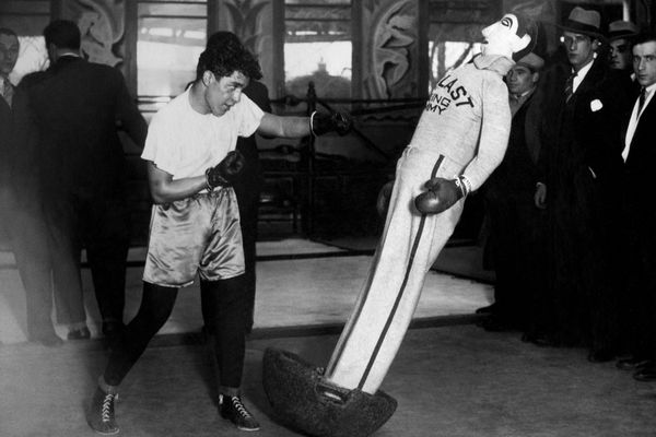 Photo non datée de Victor "Young" Perez en entraînement au Palais des Sports de Paris.