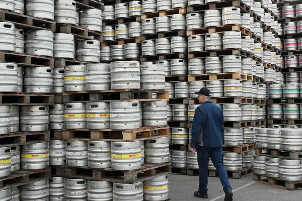 Le butin est constitué de près d'une centaine de fûts de bière. (image d'illustration)