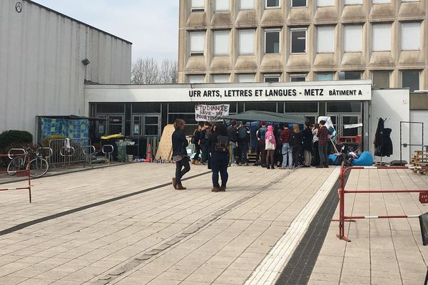 Les étudiants de Metz sont en lutte contre le plan étudiant, surtout pour la sélection à l'entrée des universités de France. 