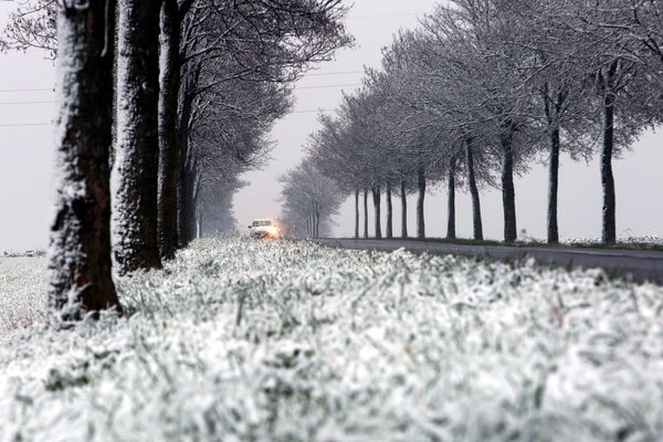 Quelques flocons de neige pourraient tomber en Poitou-Charentes au cours de la nuit de mardi à mercredi et dans la matinée.