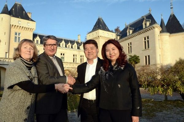 James Grégoire et Lam Kok avec leurs épouses respectives, juste avant l'accident. 