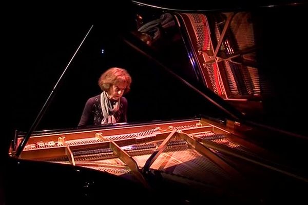 La pianiste Anne Queffélec a ouvert ce jeudi le festival "Via Aeterna" en Baie du Mont-Saint-Michel