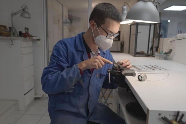 Louis, apprenti horloger à Lyon.