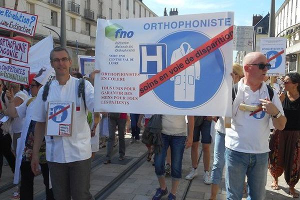 Grève des orthophonistes à Tours