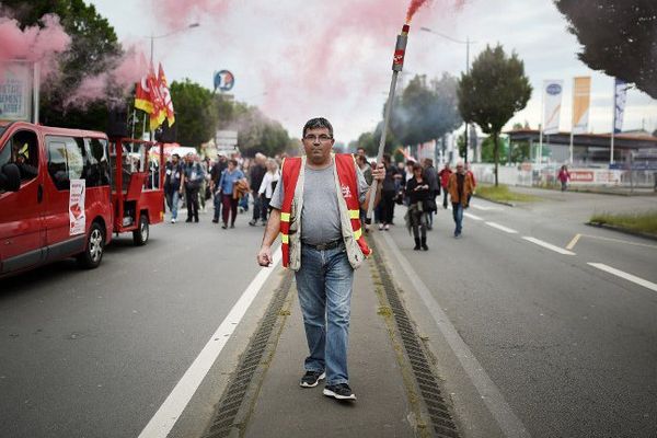 Cortège de manifestants contre la loi travail 26 mai 2016