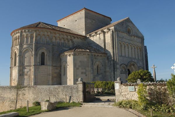 L'église Ste-Radegonde de Talmont-sur-Gironde en Charente Maritime.