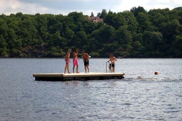 Pour la première fois cette année, le lac d'Eguzon a obtenu le label Pavillon Bleu 2017.