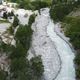 Ce vendredi 21 juin 2024, une crue torrentielle a déferlé dans le massif du Vénéon. Le torrent portant son nom est sorti de son lit et a submergé le hameau de la Bérarde.