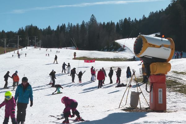 La station de ski de Métabief dans le Doubs se prépare depuis de nombreuses années au réchauffement climatique.