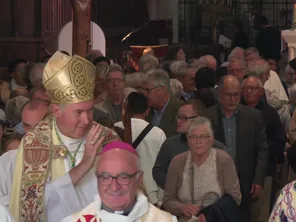 Monseigneur Wintzer a célébré les Vêpres pour la dernières fois dimanche 15 septembre à la cathédrale de Poitiers