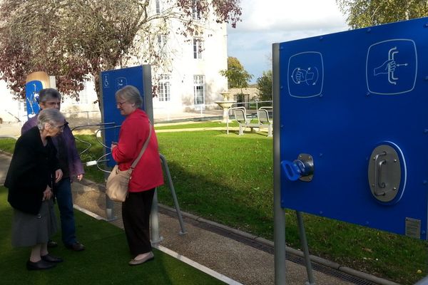 Le parcours sensoriel de l'Institut Larnay à Biard (86).