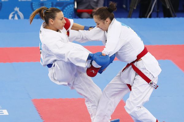 La Française Alexandra Recchia, à gauche, face à l'Ukrainienne Kateryna Kryva, lors des Jeux européens de Bakou, en 2015.