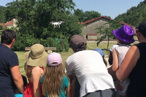 Les écoliers de Chevillon ont adoré travailler sur leur clip et particulièrement avec le drone