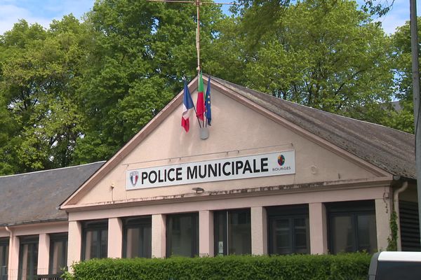 Deux policiers municipaux de Bourges ont été mis en examen et placés sous contrôle judiciaire.