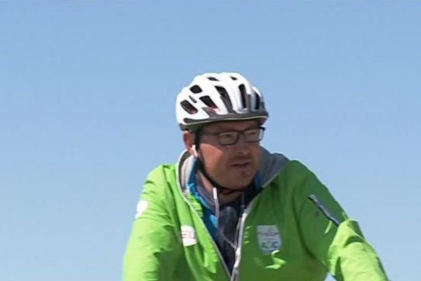 Philippe Meynard, un ancien maire, a roulé 500 kilomètres entre la Gironde et Sète, dans l'Hérault, pour la prévention des AVC - 17 mai 2016