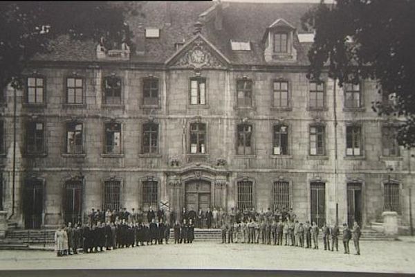 Besançon : quand " l'horlo " se trouvait Place de la Révolution