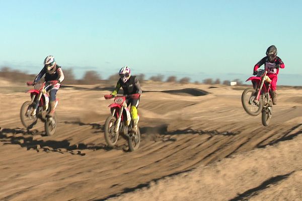 Mathieu Porteli, Frédéric Dubrecq et Aaron Dubrecq à l'entraînement à Loon-Plage.