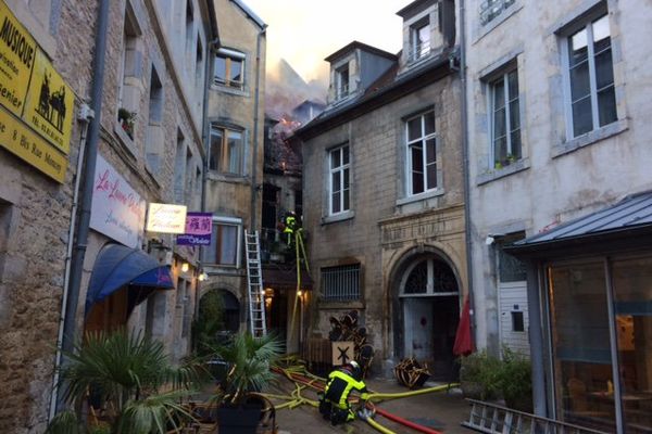 Incendie rue Luc Breton, mardi 2 mai à 19h30