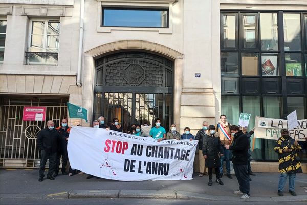 La mobilisation se déroulait devant le siège de l'ANRU, à Paris