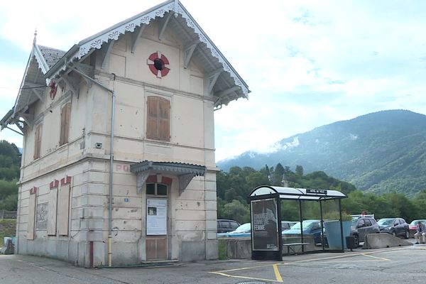 Une fois restauré à l'été 2025, le bâtiment de l'octroi deviendra une antenne de l'office du tourisme d'Albertville.