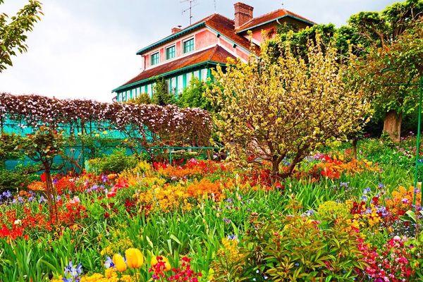 Nous saurons mercredi soir sur France 3 si Giverny, qui abrite la maison, l'atelier et les jardins de Claude Monet, devient le nouveau "Village préféré des Français". L'ensoleillement y deviendra en tout cas généreux, en ce lundi après-midi.