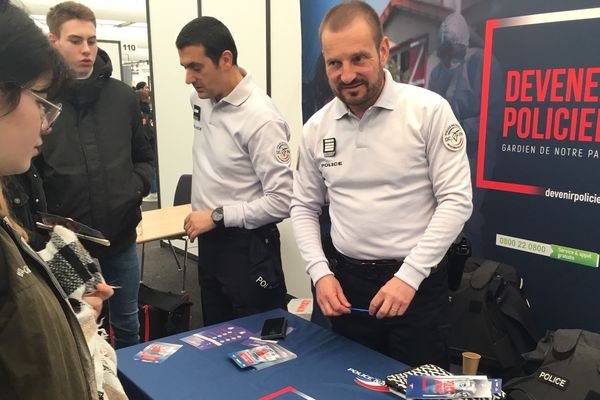 Le stand de la police nationale aux journées universitaires, le 30 janvier 2020.