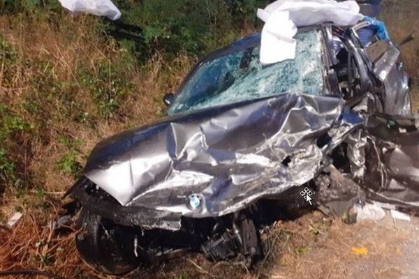 Un violent choc frontal fait un mort à Saint-Colomban, à 20 km au sud de Nantes, le 9 août 2020