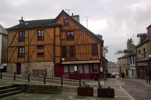 Dans l'Orne, un ciel nuageux avant les éclaircies, ce LUNDI à Domfront.