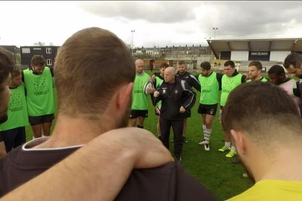 Image d'archives. Richard Hill et les joueurs du Rouen Normandie Rugby