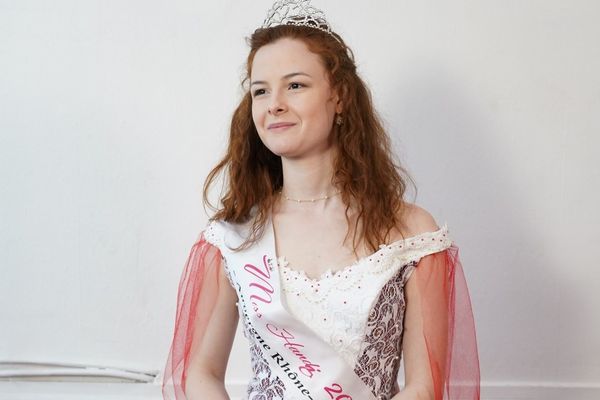 Lisa Bourbon avait été élue Miss Handi Auvergne-Rhône-Alpes avant de remporter le titre national samedi.