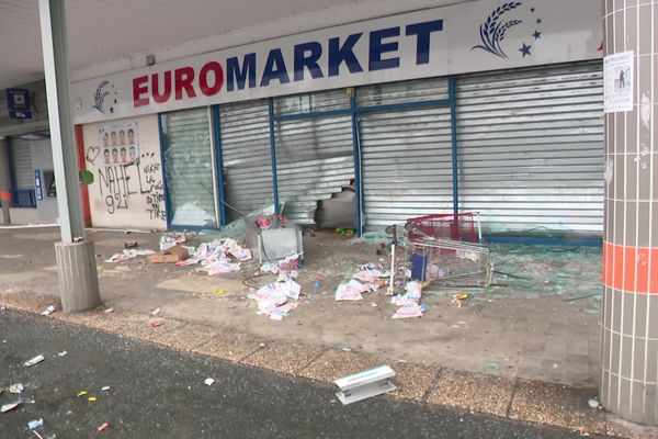 Le magasin Euromarket situé dans le quartier Planoise à Besançon a été pillé dans la nuit du 29 au 30 juin 2023.