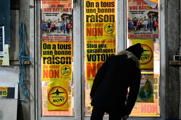 Les opposants au projet d'aéroport de Notre-Dame-des-Landes interpellent Philippe Grosvalet