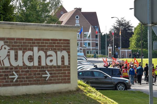 Manifestation au siège d'Auchan en mai 2019