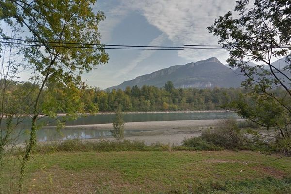 Le corps a été retrouvé sur un banc de sable, près du Bec de l’Echaillon à Saint-Quentin-sur-Isère.