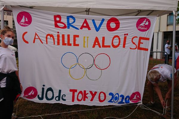 Les supporters sablais sont fiers des skippeuses Aloïse Retornaz et Camille Lecointre, médaillées de bronze aux jeux olympiques de Tokyo