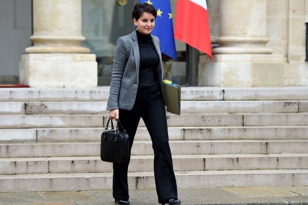 La ministre de l'Education Nationale, Najat Vallaud-Belkacem, sortant de l'Elysée le 16 décembre 2015. 