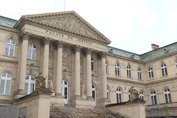 Pendant trois jours, le jury des assises de la Somme a cherché à établir les responsabilités précises entre chacun des deux époux poursuivis pour l'assassinat de Léa Demagny, le 14 septembre 2021 à Bouquemaison dans la Somme.