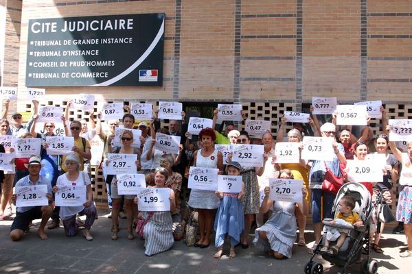 Le Collectif Glyphosate 21 a déposé 54 nouvelles plaintes au tribunal de grande instance de Dijon vendredi 18 octobre 2019.