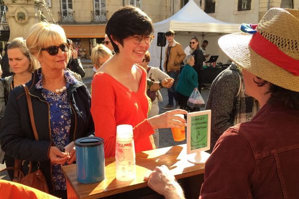 Une Disco Soupe est organisée à l'occasion de la Journée nationale de lutte contre le gaspillage alimentaire.