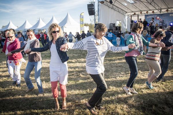 Moment de convivialité au Festival des Insulaires