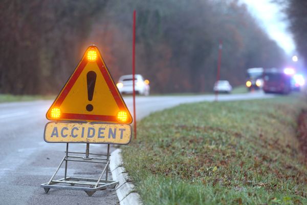 L'homme, âgé d'une trentaine d'années, a été déclaré mort sur le site de l'accident.