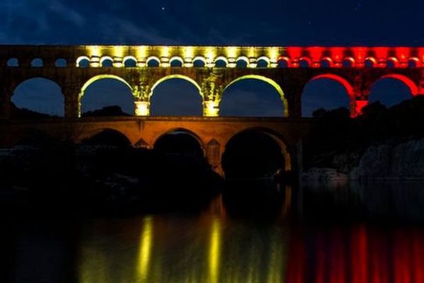 Le Pont du Gard aux couleurs de la Belgique après les attentats de Bruxelles - 22 mars 2016