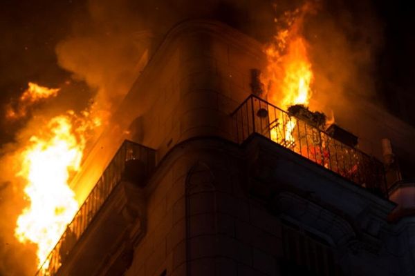 Un incendie dans le 17ème arrondissement de Paris, dans la nuit du 22 au 23 août 2017.