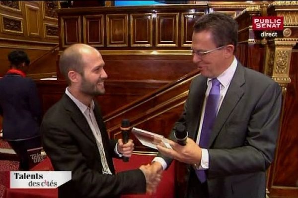 Martin Douçot, lors de la remise de son prix, le 20 octobre 2012 au Sénat.