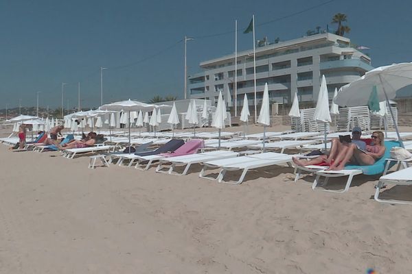 La plage en régie municipale Lutétia, à Juan les Pins.