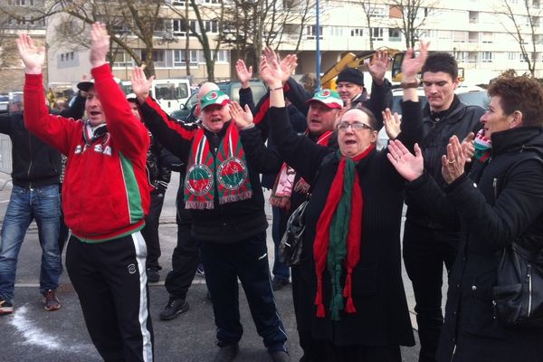 Les supporters de Sedan manifestent devant la préfecture des Ardennes