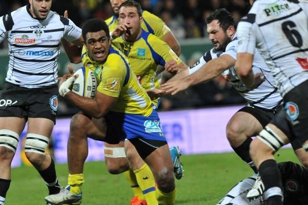 L'ailier clermontois Napolioni Nalaga a marqué deux essais coup sur coup (51e et 55e) lors du match de l'ASM contre Brive, le 10/01/15.